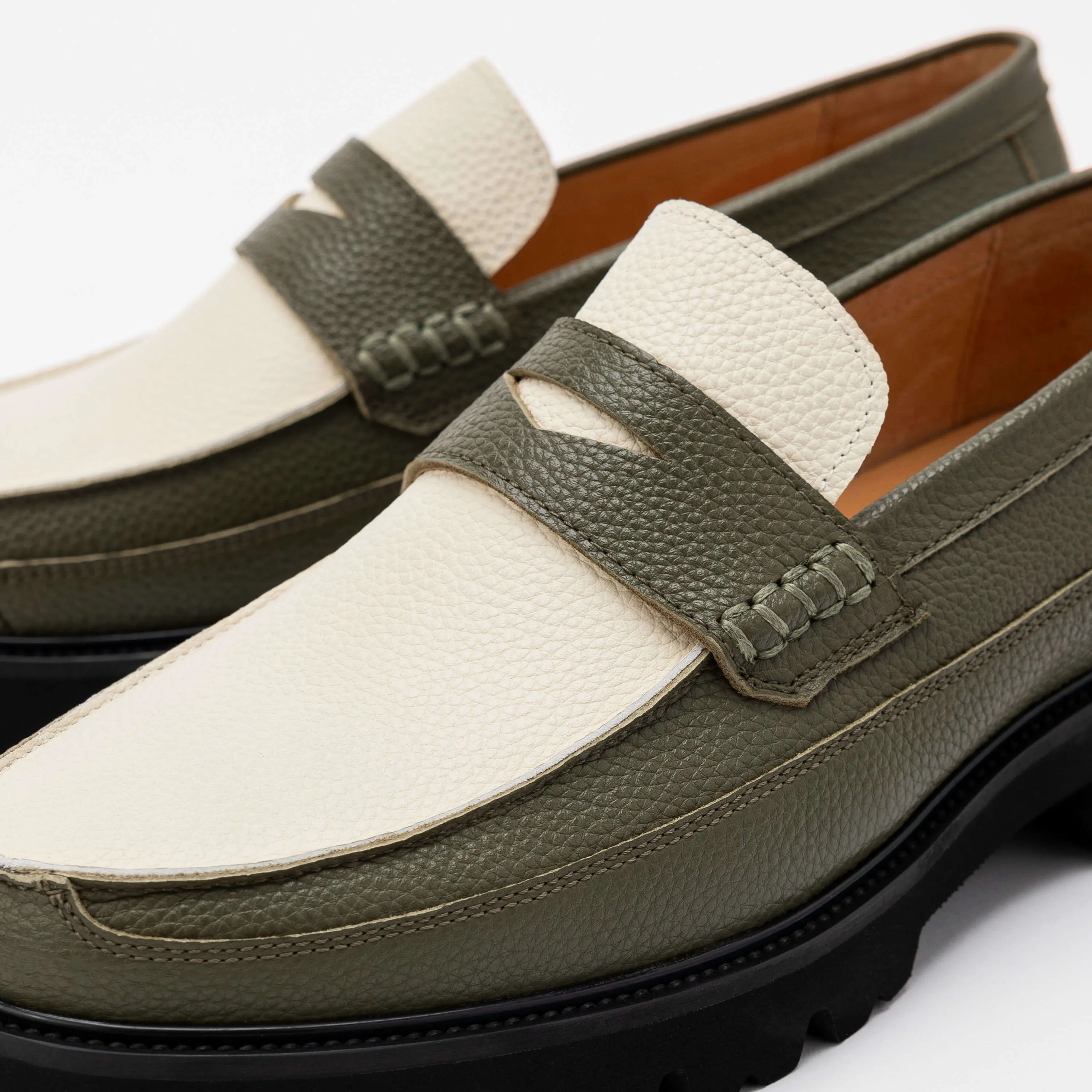 Adler Olive/Weiß Leder Penny Loafers