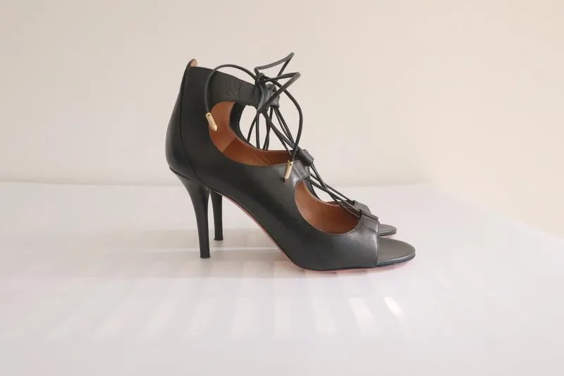 Aquazzura Schnürsandalen Christy Schwarz Leder Größe 36.5 Offene Zehen Absatz