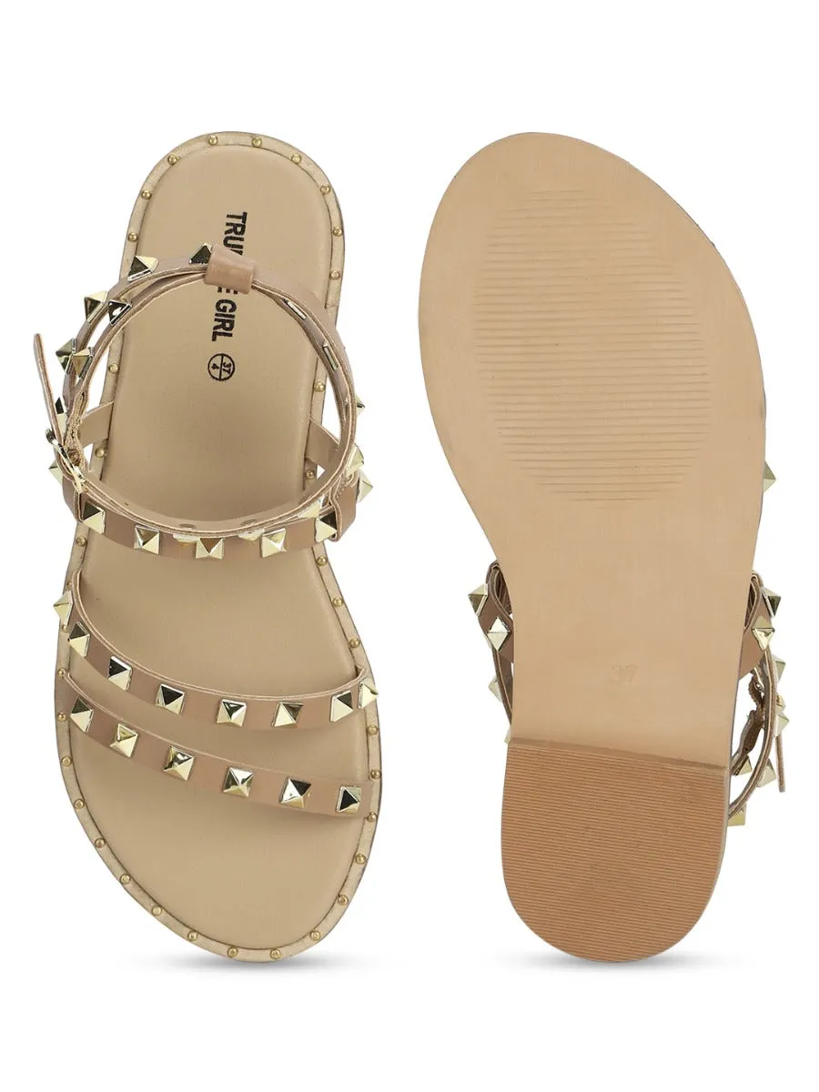 Beige PU Sandalen mit Nieten und flacher Sohle