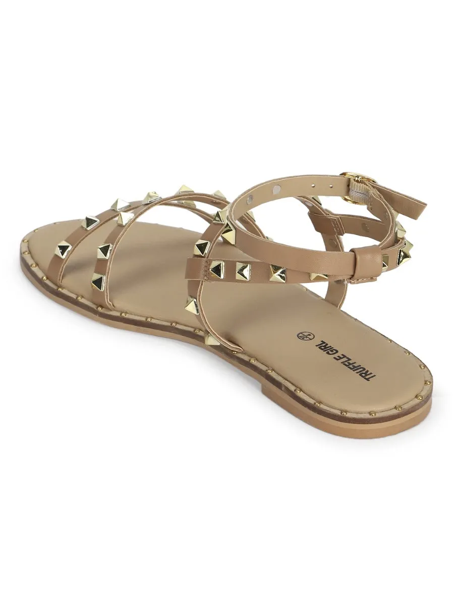 Beige PU Sandalen mit Nieten und flacher Sohle