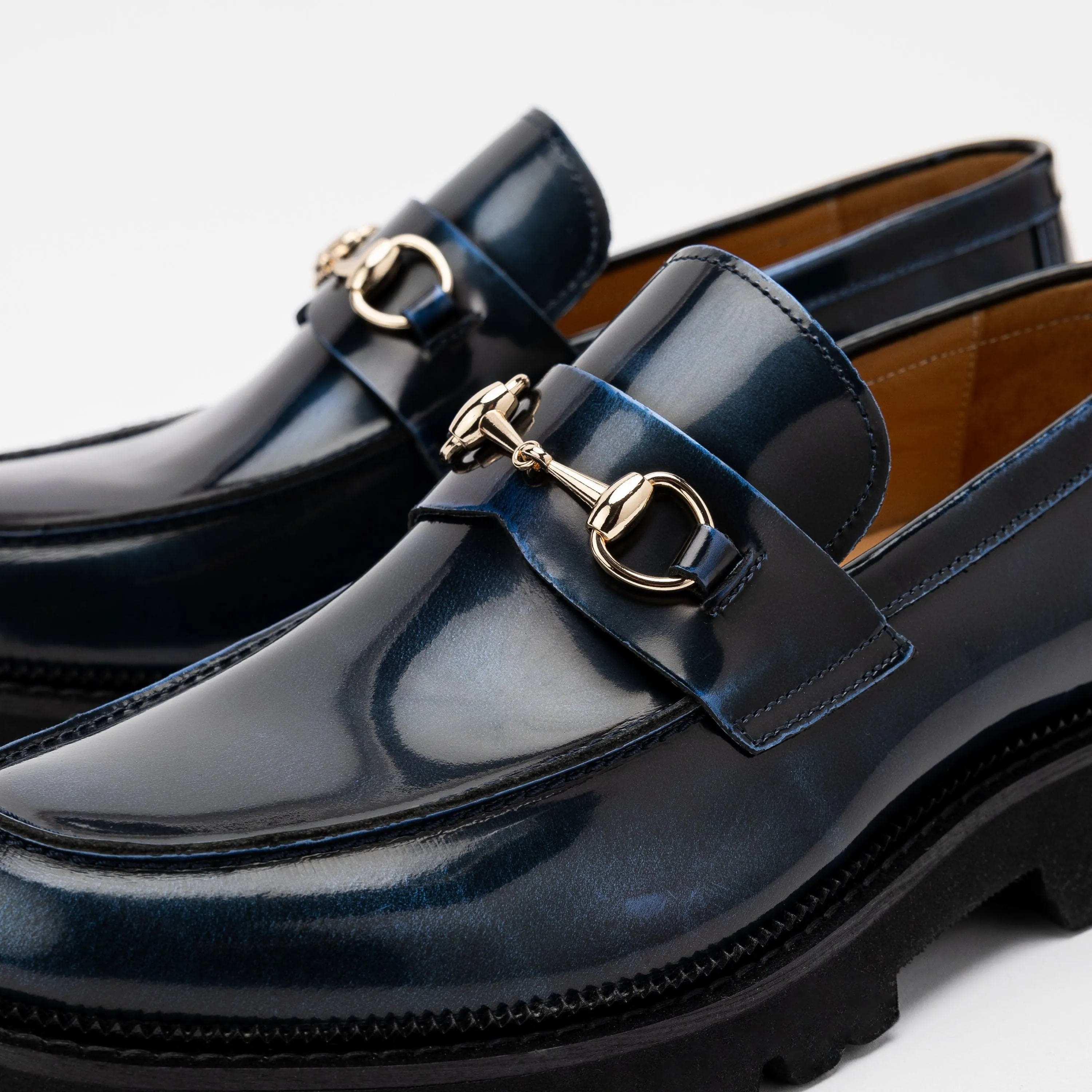 Blake Navy Lackleder Lug Bit Loafers