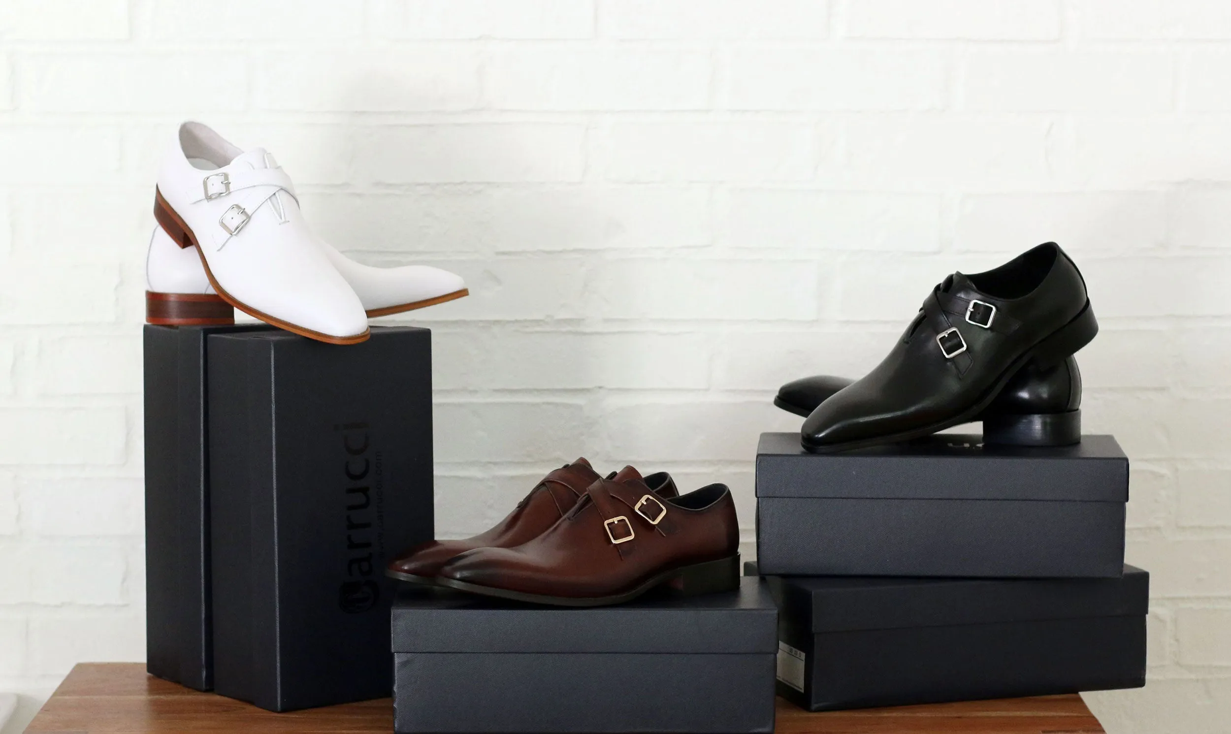 Kalbsleder-Cross-Strap-Loafer Schwarz