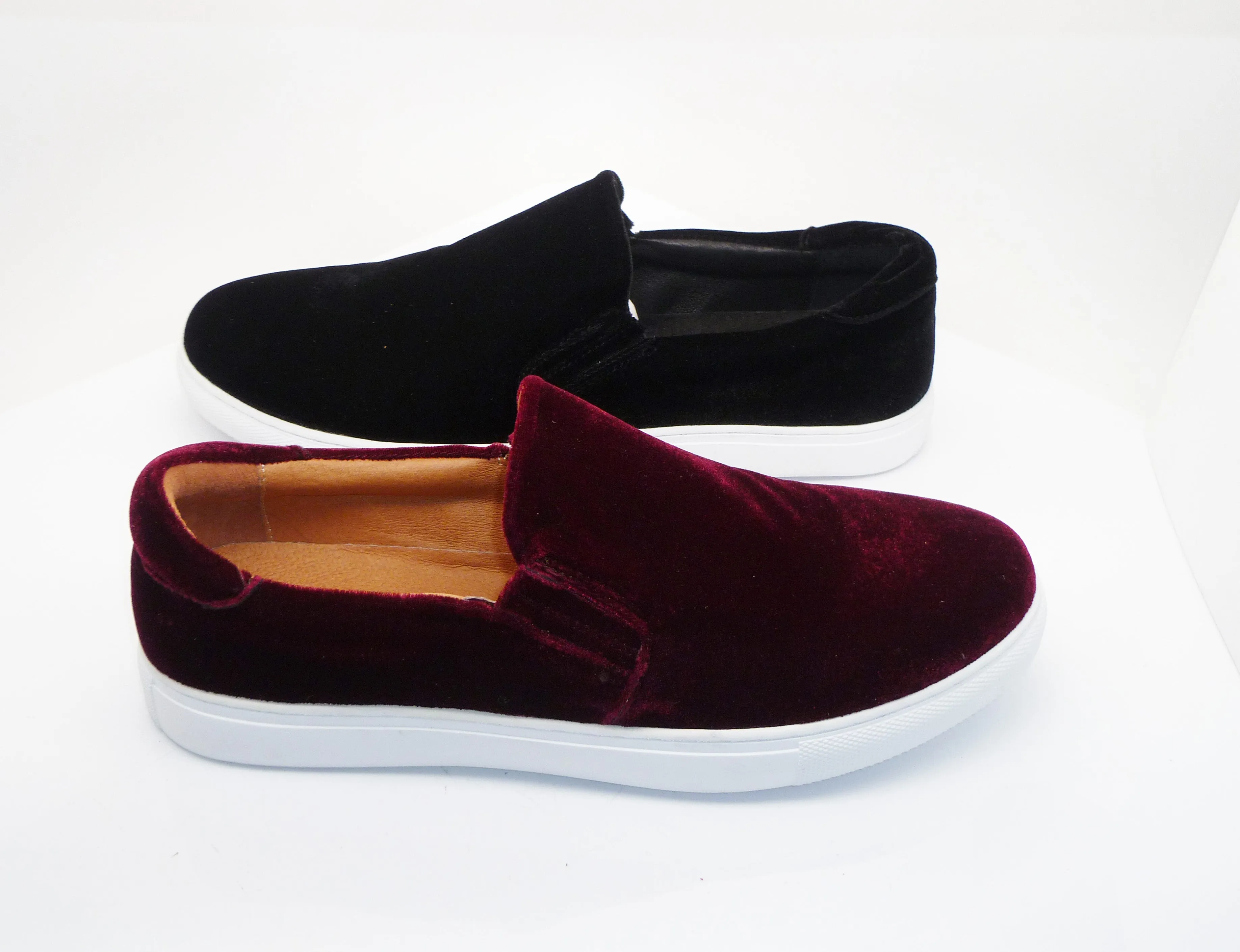 Carrucci von Maurice Velvet Slip-On Sneaker Schwarz