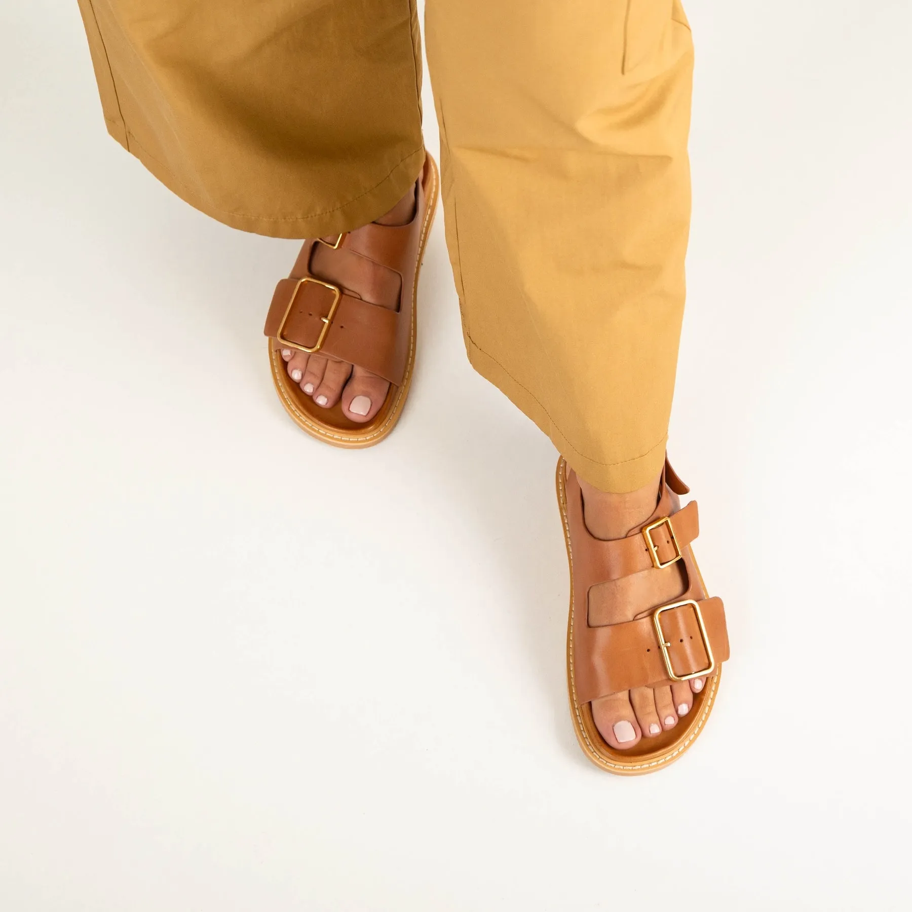 DEANA LEDER SANDALEN MIT DREIFACHER SCHNALLE