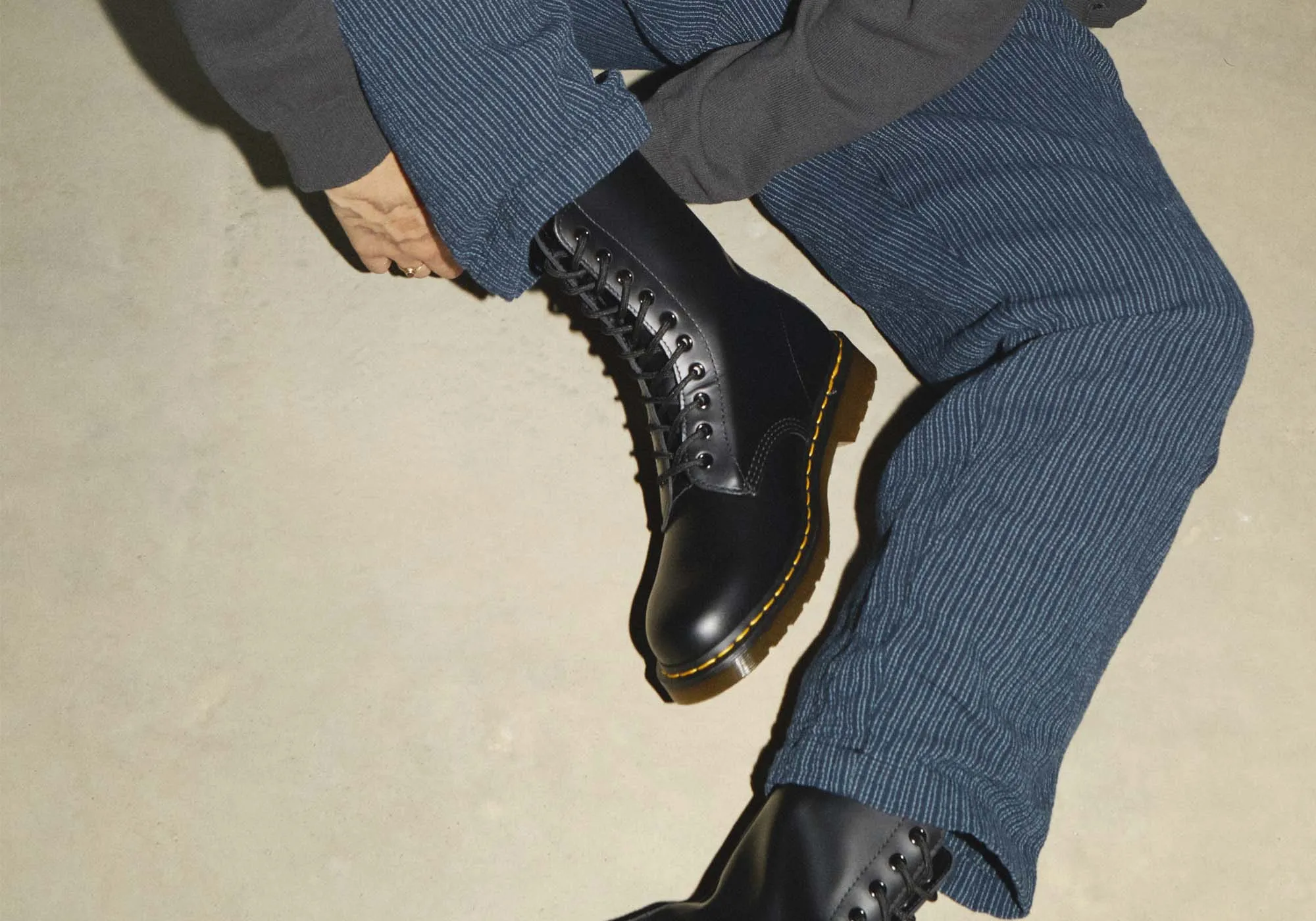 Dr. Martens 1490 Schwarz Glatt Unisex Leder Schnürstiefel Dr. Martens Schuhe
