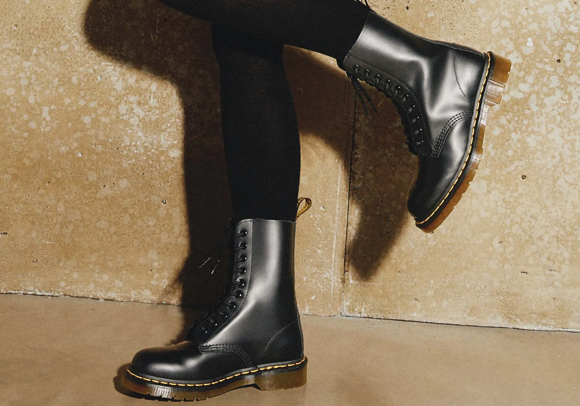 Dr. Martens 1490 Schwarz Glatt Unisex Leder Schnürstiefel Dr. Martens Schuhe