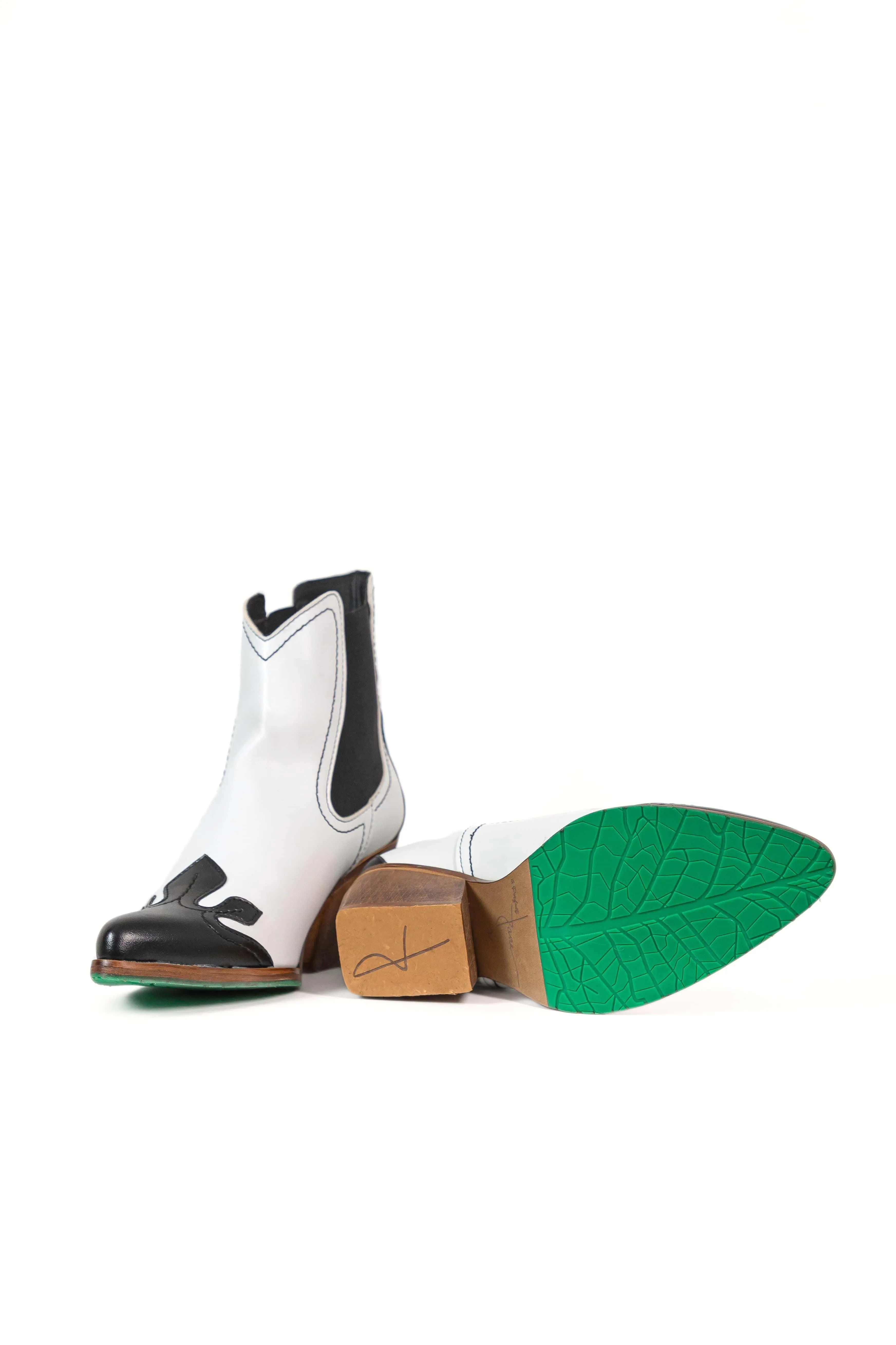 Duke Vegan Apple Leather Chelsea Cowboy Boots | Schwarz & Weiß