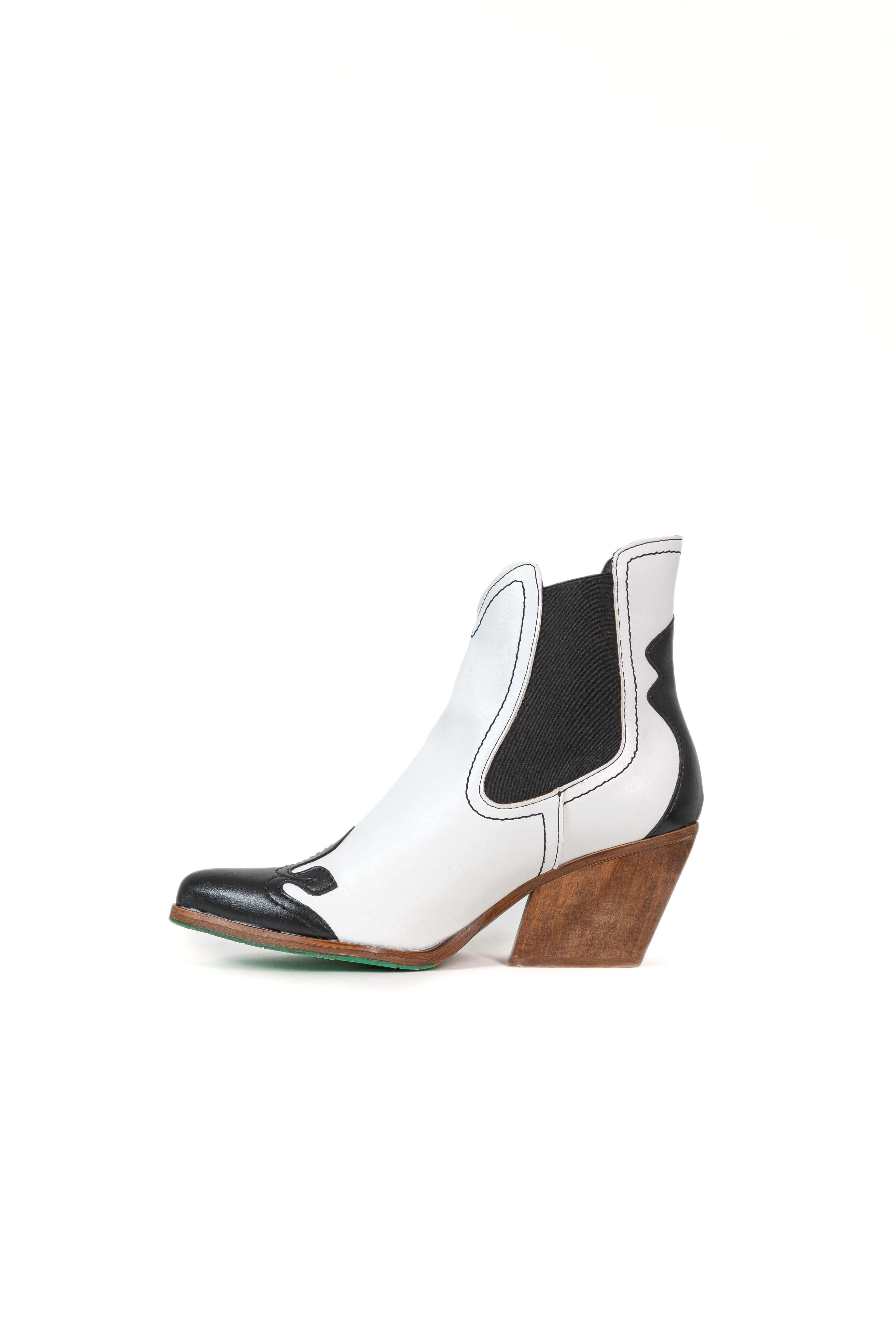 Duke Vegan Apple Leather Chelsea Cowboy Boots | Schwarz & Weiß