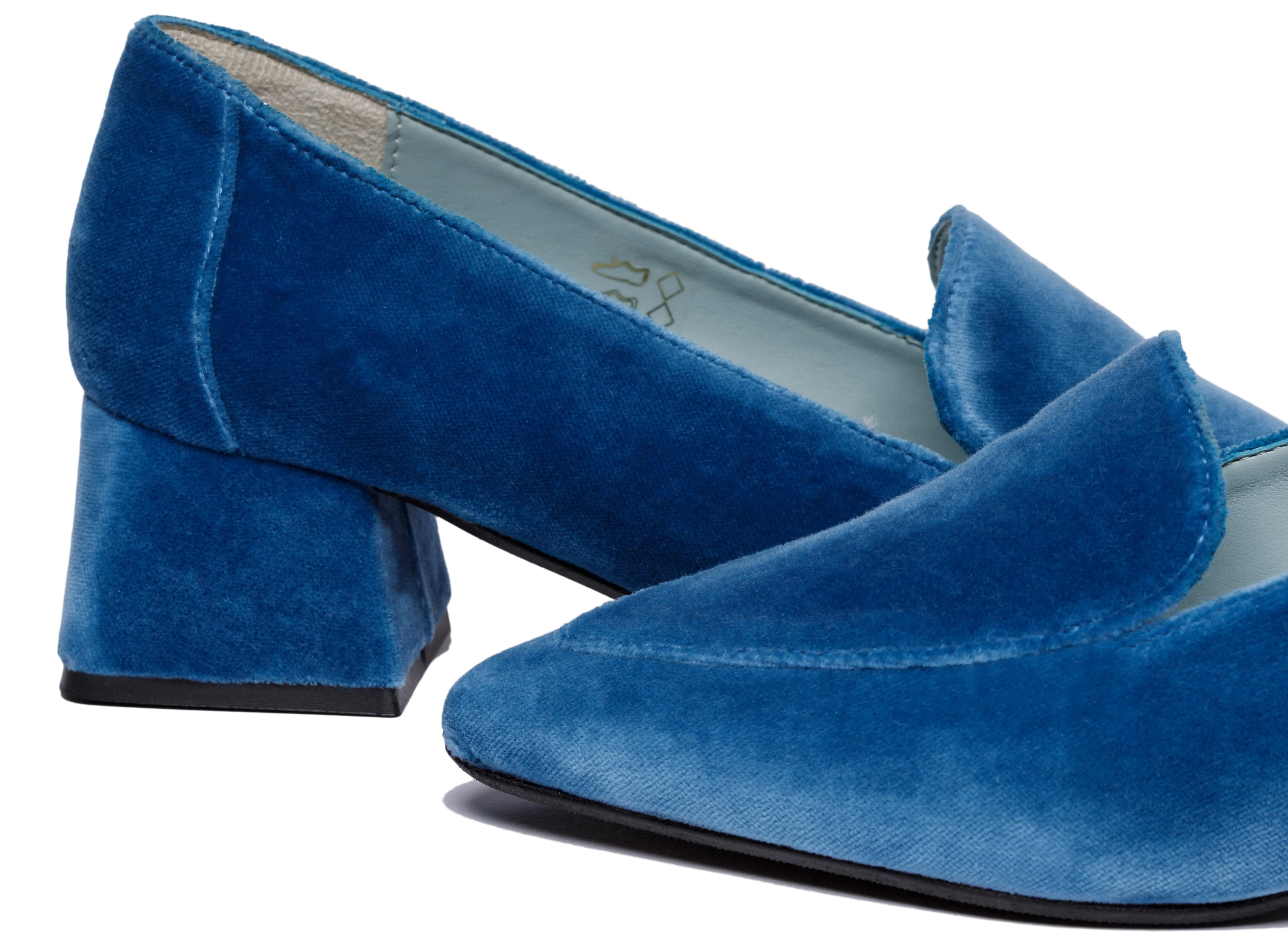 Iris Vegan Velvet Moccasin Loafers | Blau