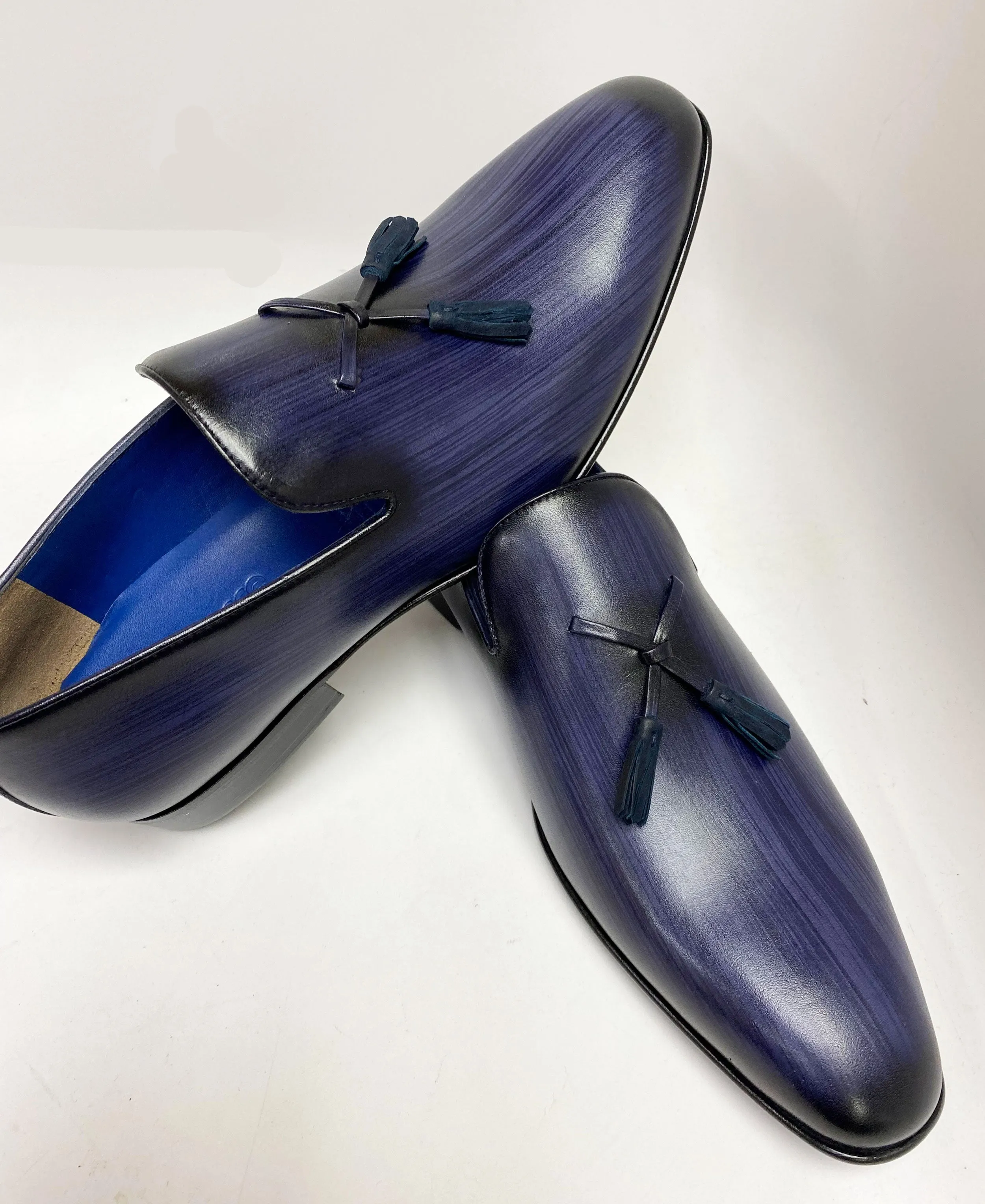 Jean Pierre Handpoliertes Kalbsleder-Penny-Loafer mit Quaste in Marineblau
