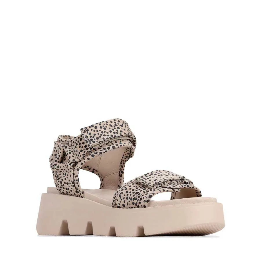 KAIDA SUEDE PLATFORM SANDALEN