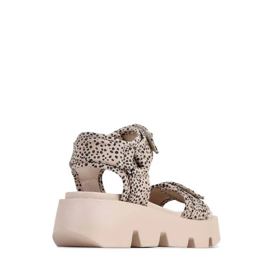 KAIDA SUEDE PLATFORM SANDALEN