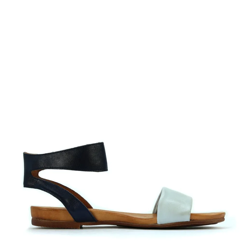 LAUREN LEDER SANDALEN MIT KNÖCHELRIEMEN