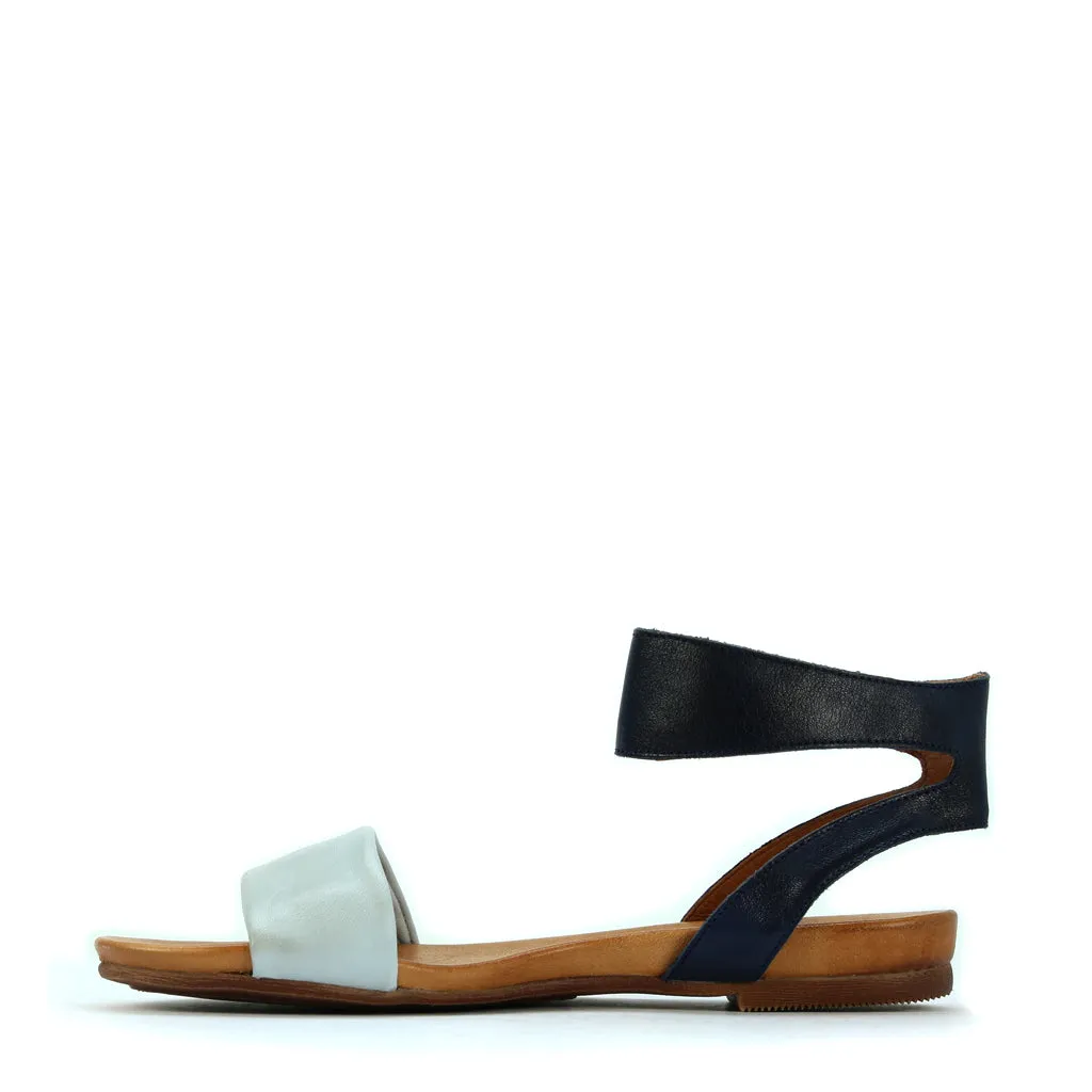 LAUREN LEDER SANDALEN MIT KNÖCHELRIEMEN
