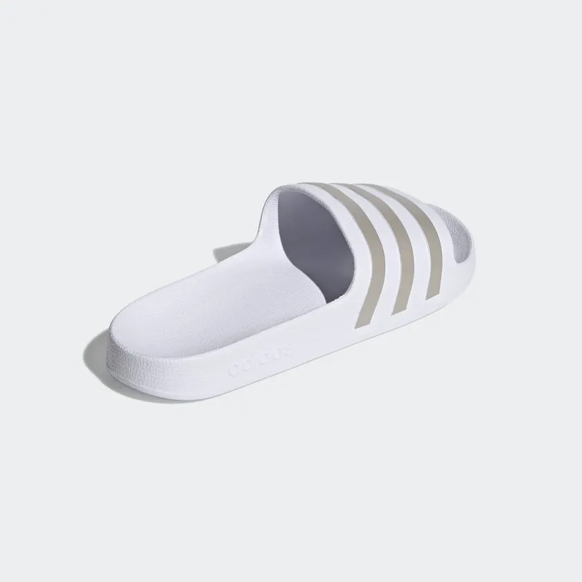 Herren Adilette Aqua Slides von adidas Hey Dude Schuhe