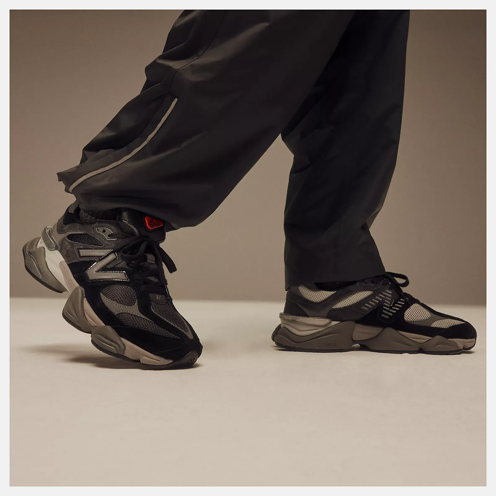 New Balance Schuhe 9060 BLK | Schwarz Castlerock & Regenwolke