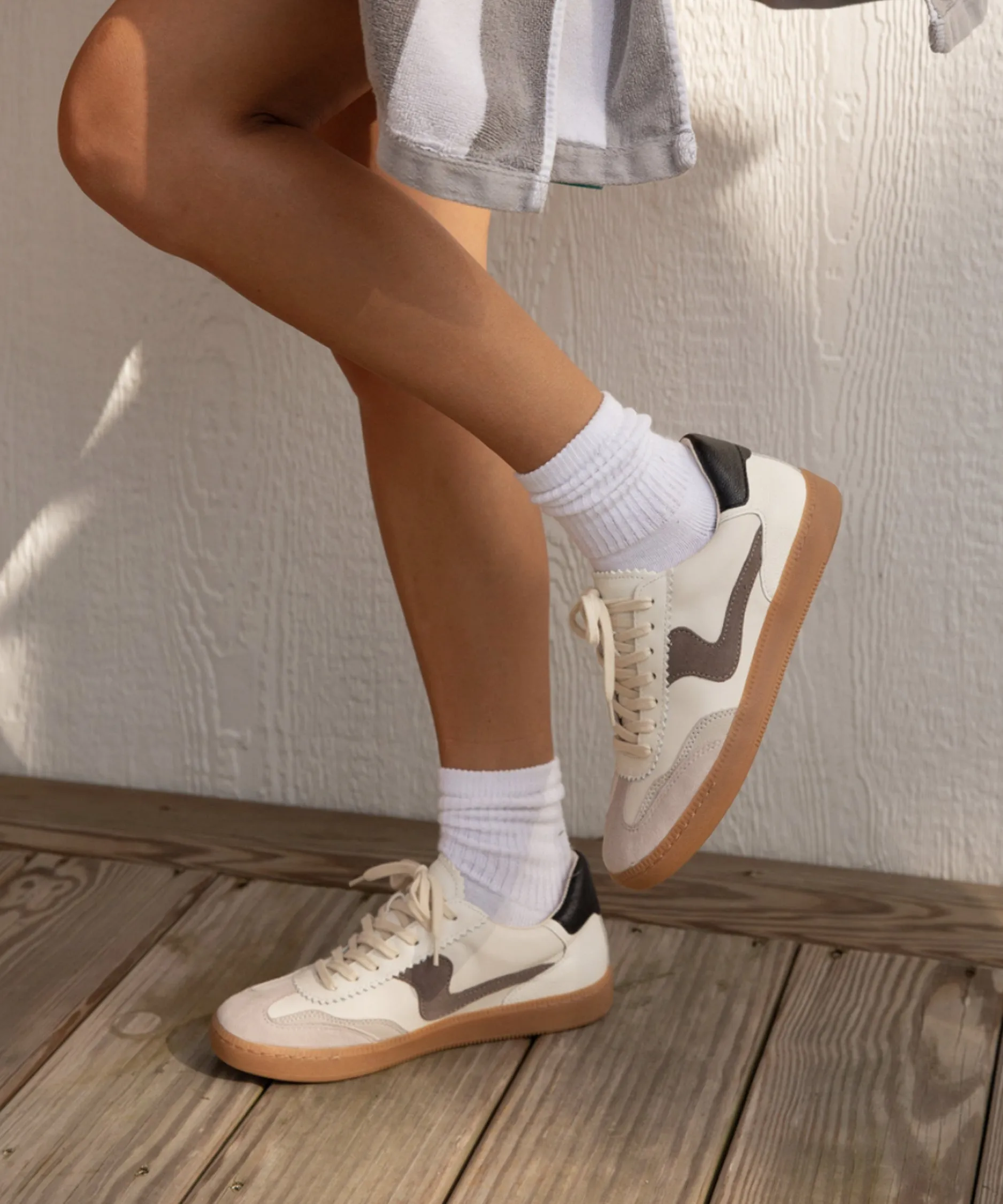 HINWEIS SNEAKERS WEIß GRAU LEDER