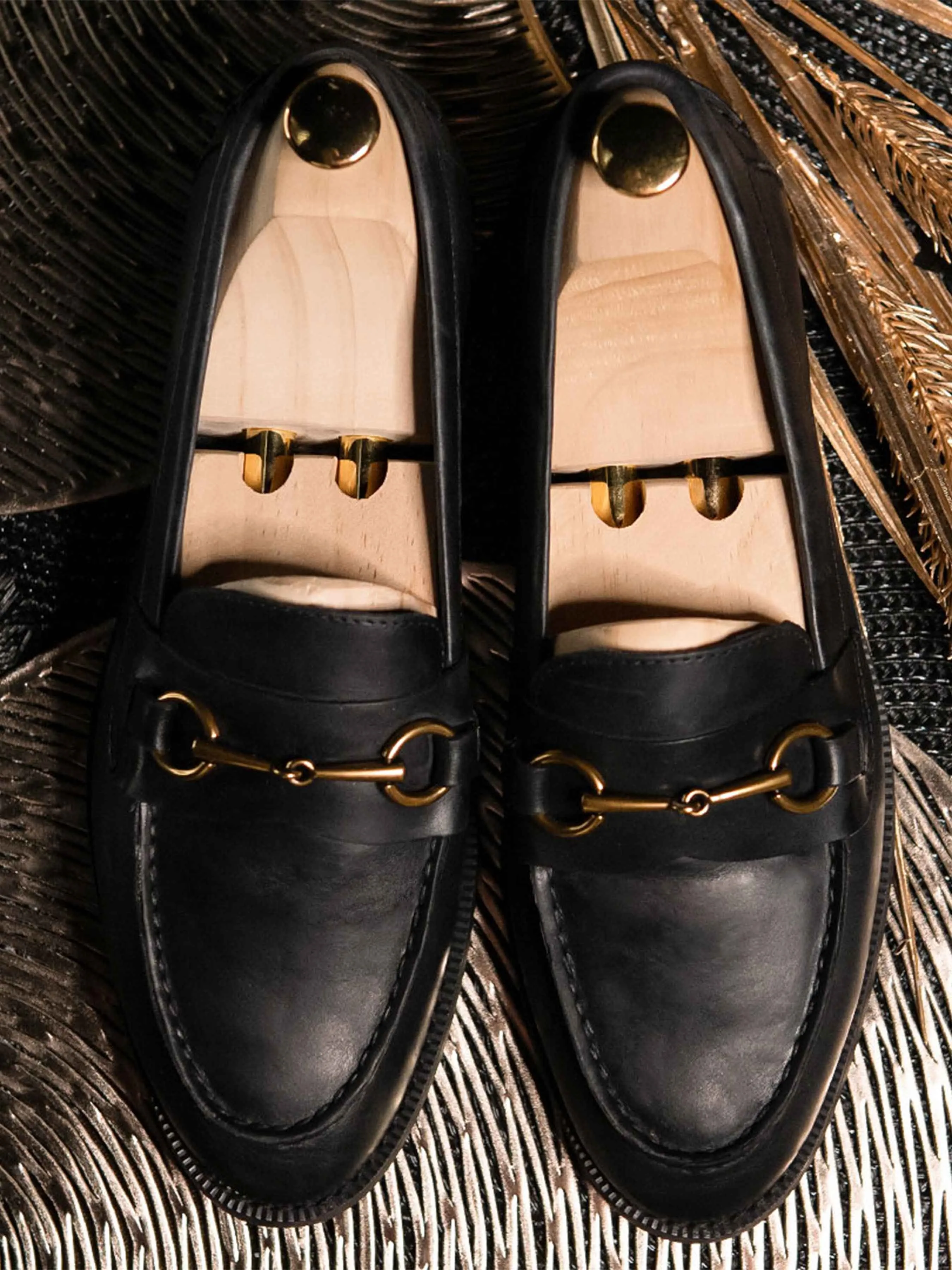 Penny Loafer mit Pferdebit-Verschluss - Schwarzes Leder (Kreppsohle)