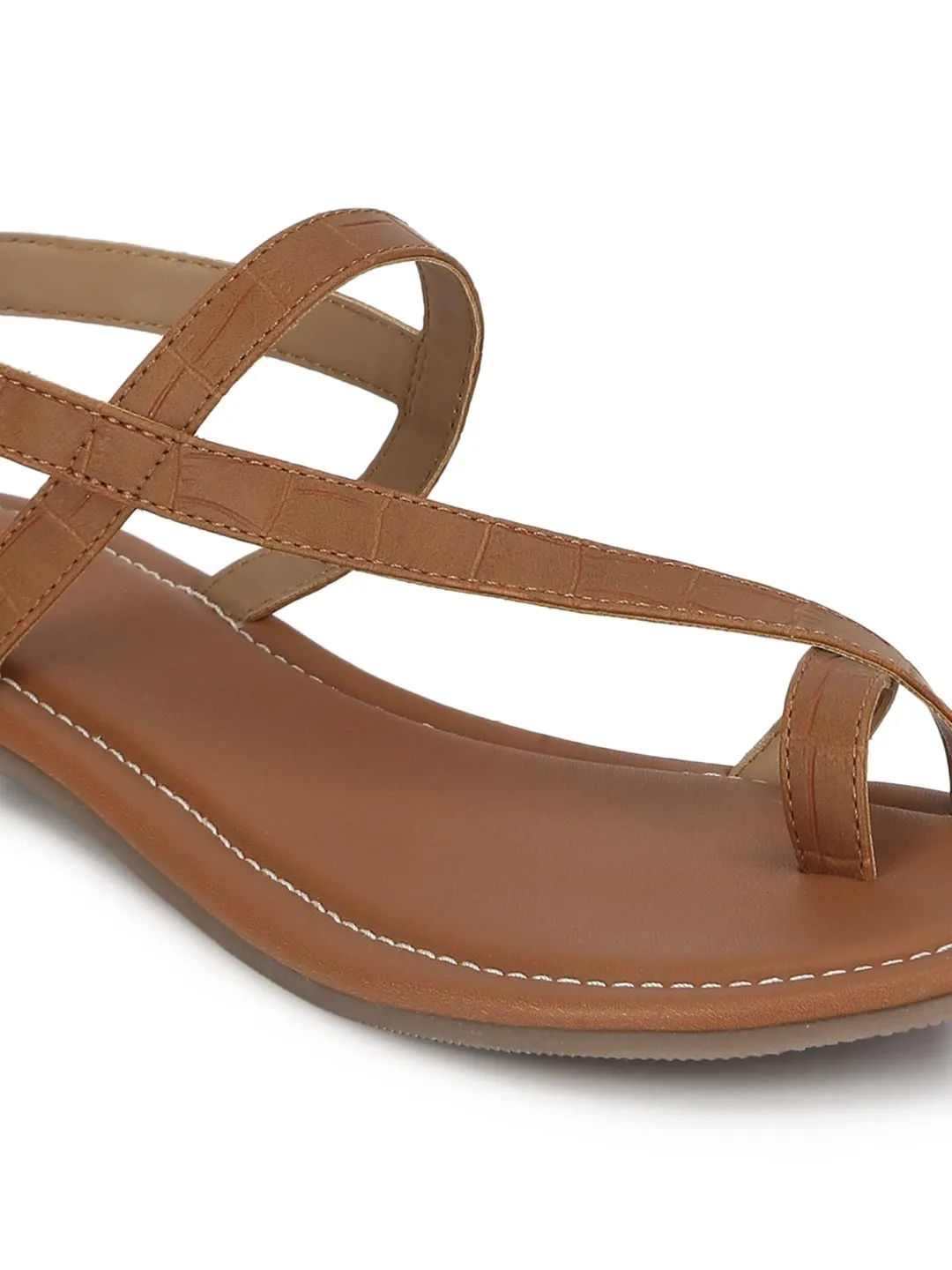 Braune Flache Sandalen mit Knöchelriemen aus Croco-PU