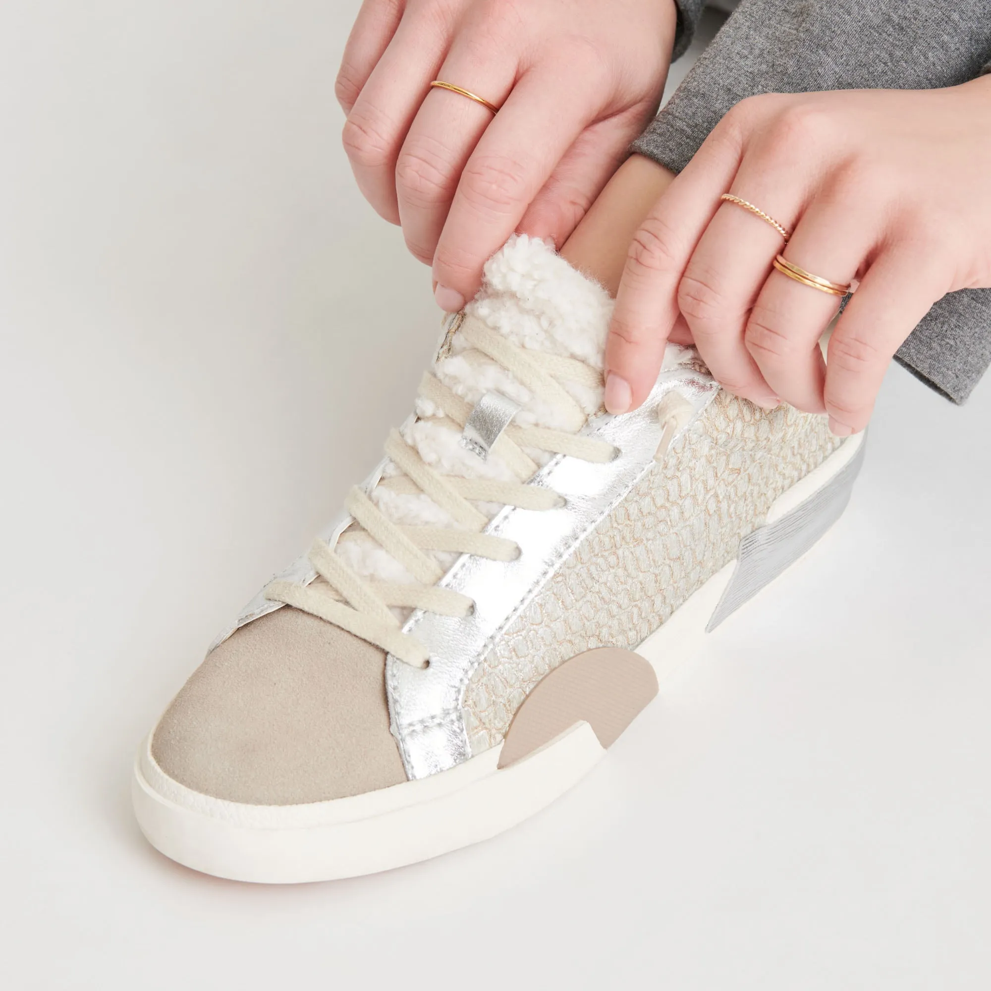 ZINA PLUSH SNEAKERS STONE KALBSHAAR